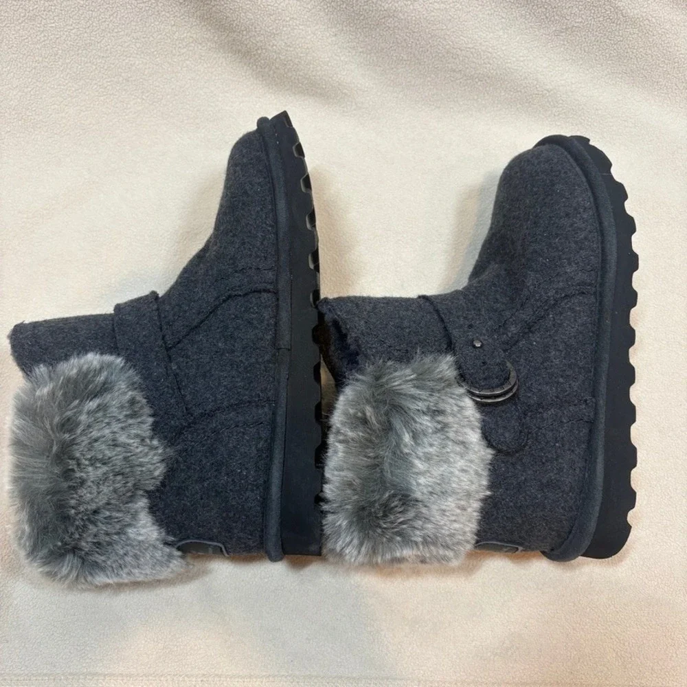 NWOT Bearpaw Womens Sz 7 Charcoal Gray‎ Wool Faux Fur Trim Buckle Ankle Boots